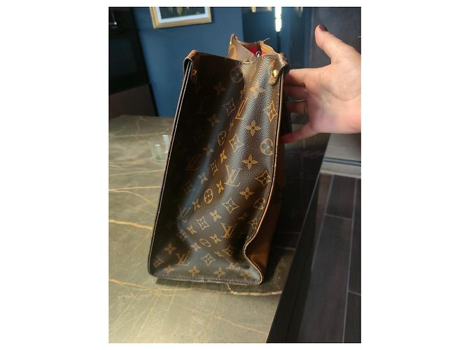 Louis Vuitton Onthego GM Monogram Empreinte Giant Pelle Marrone - vista 5