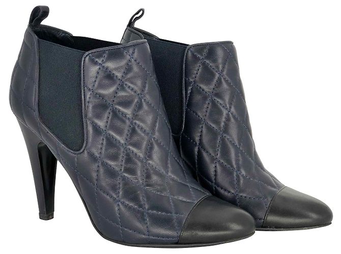 Timeless Stivaletti Chanel in pelle trapuntata blu navy - vista 2