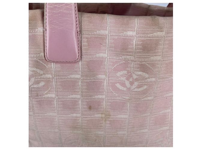 Chanel Borsa a spalla rosa della nuova linea da viaggio - vista 10