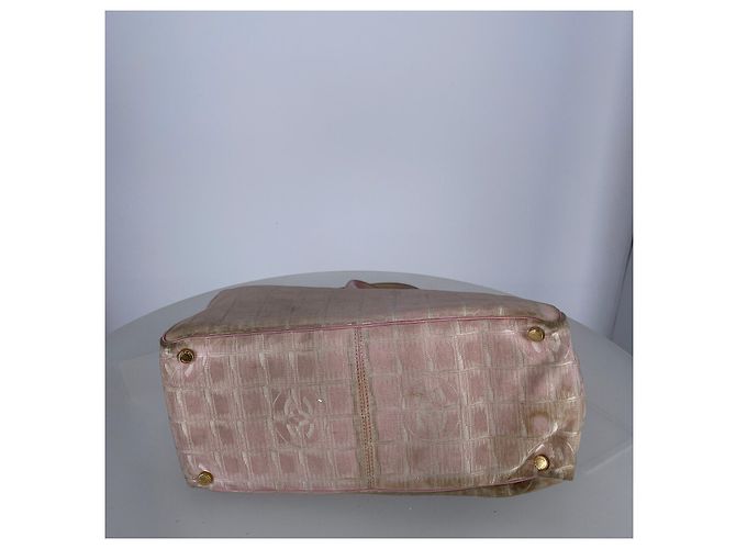 Chanel Borsa a spalla rosa della nuova linea da viaggio - vista 11