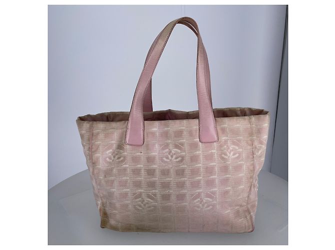 Chanel Borsa a spalla rosa della nuova linea da viaggio - vista 4