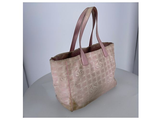 Chanel Borsa a spalla rosa della nuova linea da viaggio - vista 5