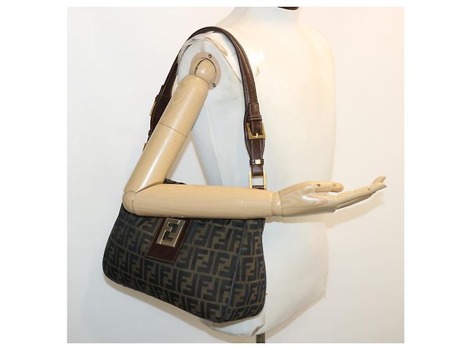 FENDI Zucca Borsa a tracolla in tela Marrone Nero Auth yk5431B - vista 25
