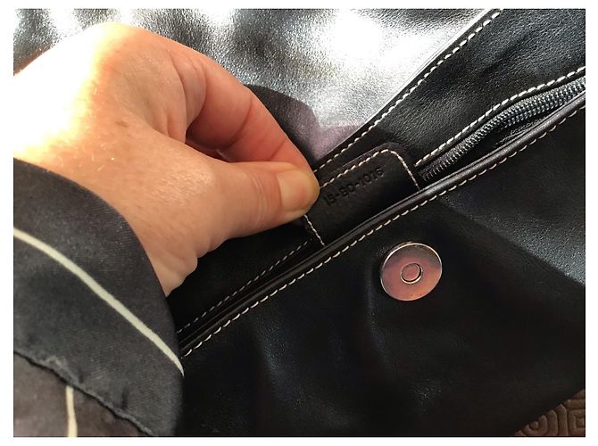 Bolso de hombro Christian Dior de piel lisa negra con emblema CD Negro - vista 5