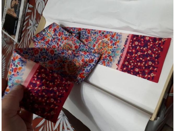 Sciarpa Louis Vuitton Catiana in seta multicolore - vista 4