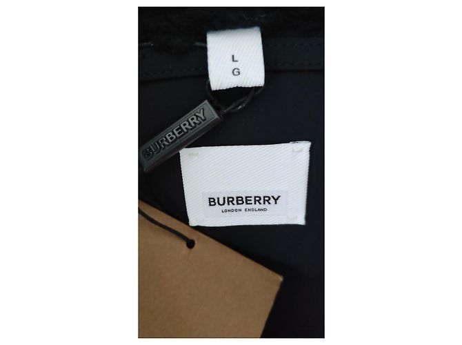 ABRIGO ACOLCHADO DE LARGO MEDIO CON CAPUCHA BURBERRY. Negro - vista 2
