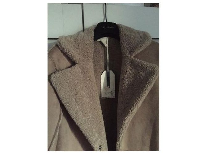Autre Marque Abrigo AF Beige de Piel Sintética con Detalle de Lobo - vista 3