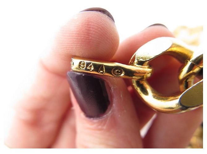 CHANEL-KETTENGÜRTEL & CC-LOGO-MEDAILLON 1994 T 65 BEIM 85 CM DORE GÜRTEL Golden - Ansicht 4