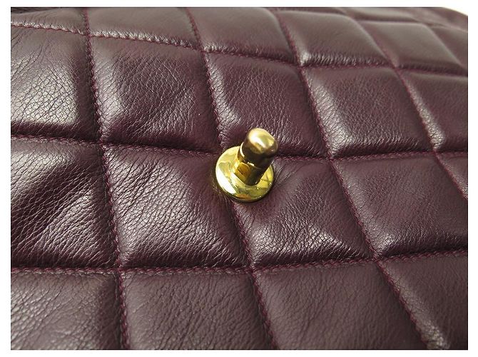 BOLSA CHANEL BESACE COM FECHO ATEMPORAL BOLSA BANDOULIERE DE COURO ACOLCHOADO Bordeaux - vista 12