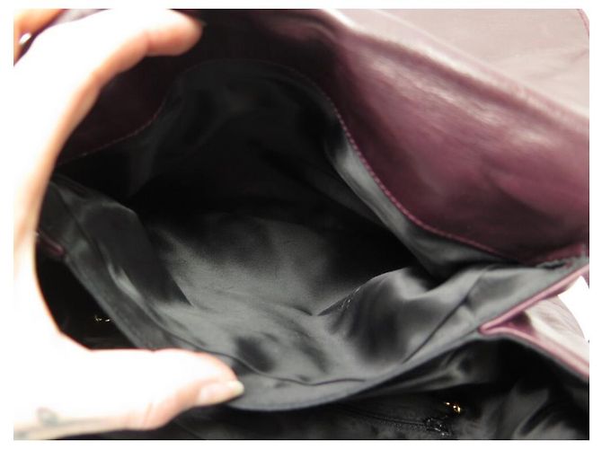 BOLSA CHANEL BESACE COM FECHO ATEMPORAL BOLSA BANDOULIERE DE COURO ACOLCHOADO Bordeaux - vista 14