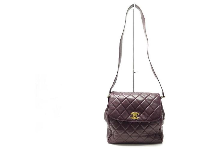 BOLSA CHANEL BESACE COM FECHO ATEMPORAL BOLSA BANDOULIERE DE COURO ACOLCHOADO Bordeaux - vista 2