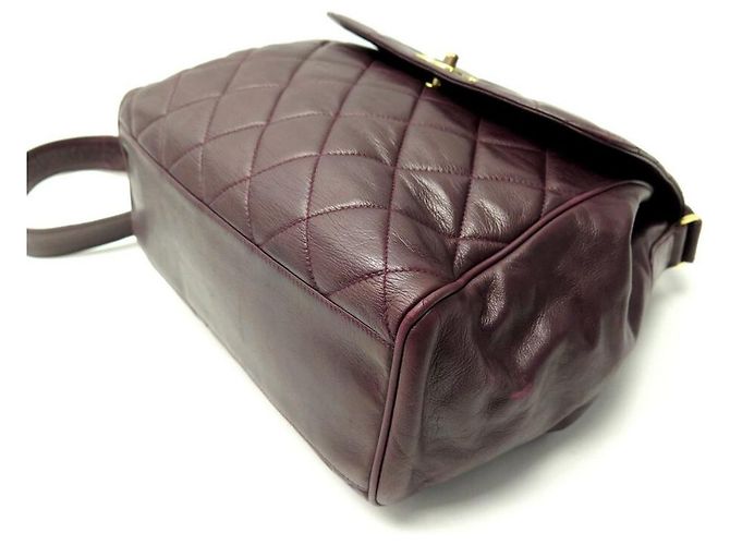 BOLSA CHANEL BESACE COM FECHO ATEMPORAL BOLSA BANDOULIERE DE COURO ACOLCHOADO Bordeaux - vista 4