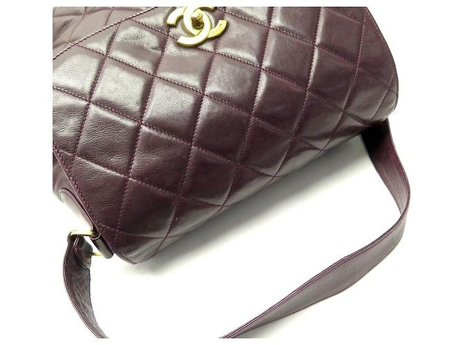 BOLSA CHANEL BESACE COM FECHO ATEMPORAL BOLSA BANDOULIERE DE COURO ACOLCHOADO Bordeaux - vista 5