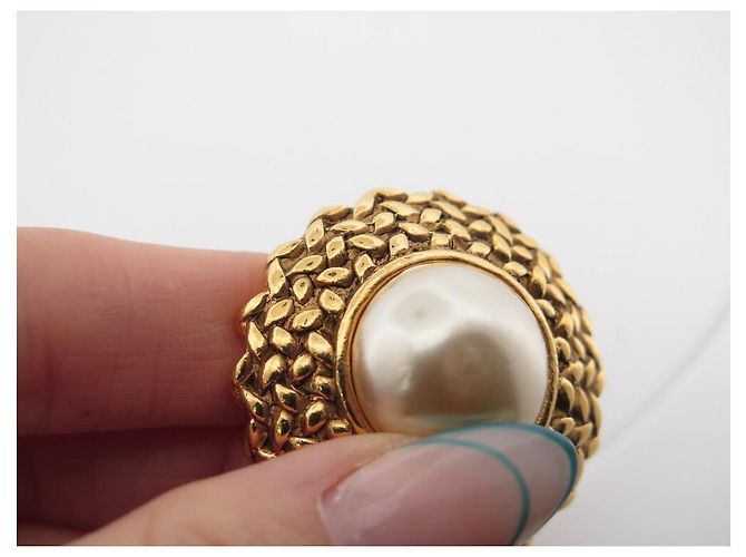 Vintage Chanel Ohrringe 1990 GROSSE CHIPS-PERLENMETALL-GOLDOHRRINGE Golden - Ansicht 4