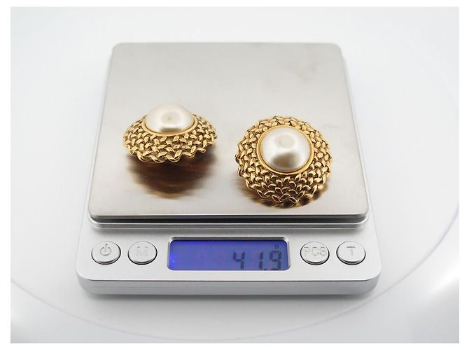 Vintage Chanel Ohrringe 1990 GROSSE CHIPS-PERLENMETALL-GOLDOHRRINGE Golden - Ansicht 5