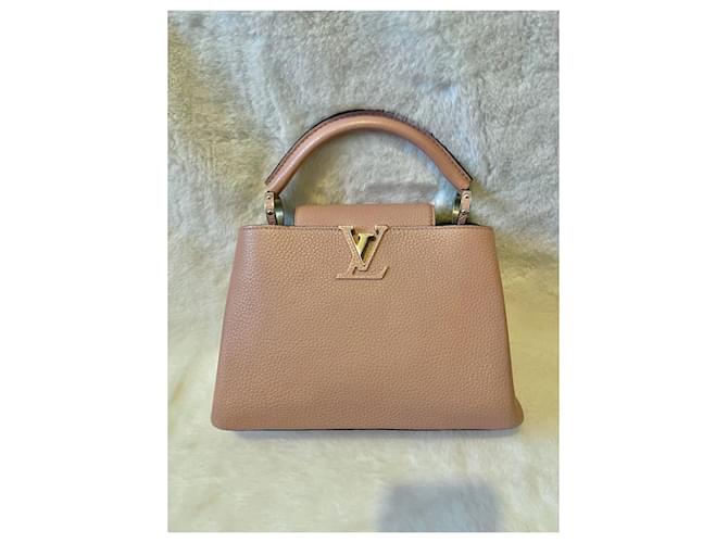 Louis Vuitton LV Capucines BB in Magnolia Rosa - vista 2