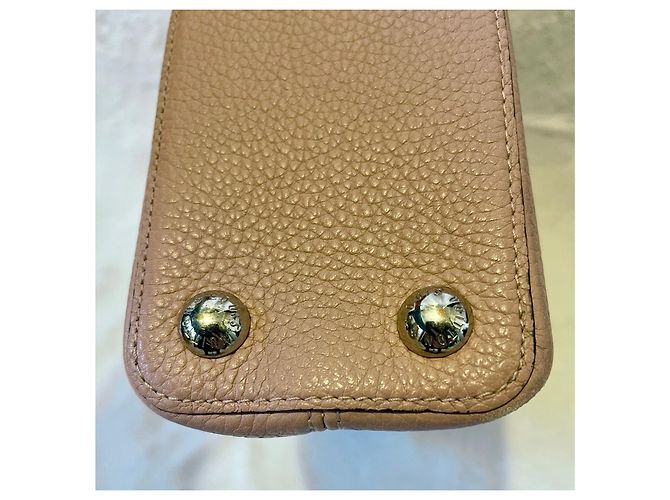 Louis Vuitton LV Capucines BB in Magnolia Rosa - vista 7