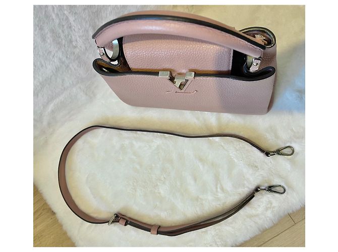 Louis Vuitton LV Capucines BB in Magnolia Rosa - vista 9