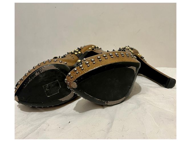 Tacchi alti Prada borchiati con cut out Marrone Nero - vista 7
