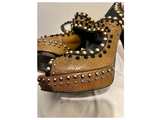 Tacchi alti Prada borchiati con cut out Marrone Nero - vista 9