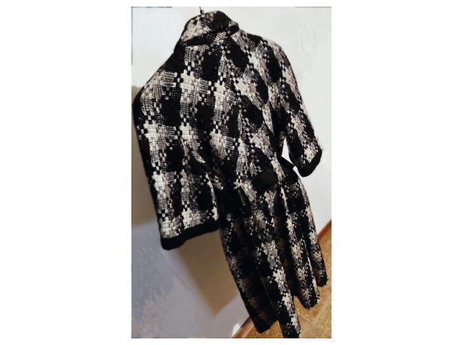 Abrigo Chanel de tweed negro y dorado claro - vista 3