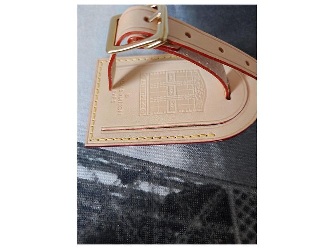 Louis Vuitton Regalos VIP Beige - vista 4