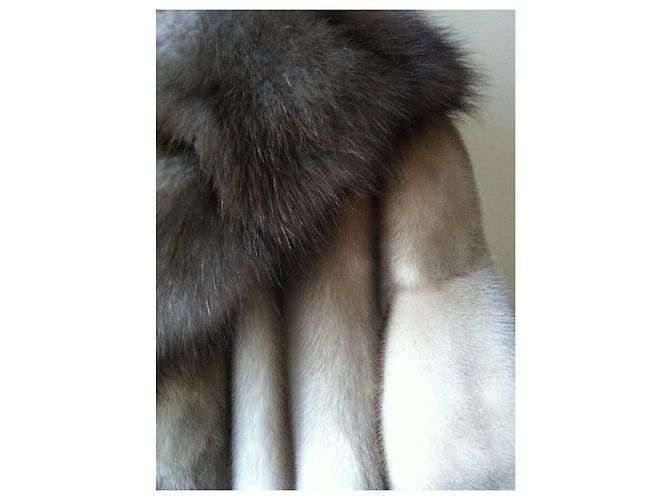 Autre Marque Abrigo Hronis Furs de visón y marta gris - vista 2