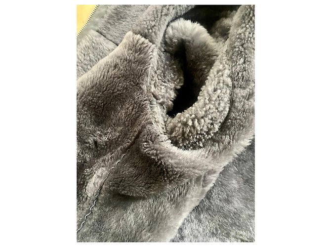 Louis Vuitton Blouson bomber en shearling moutin gris LV - vue 5