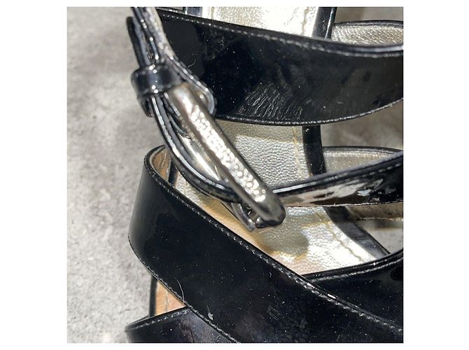Sandali Dolce & Gabbana in vernice nera con fibbia logata Nero - vista 10