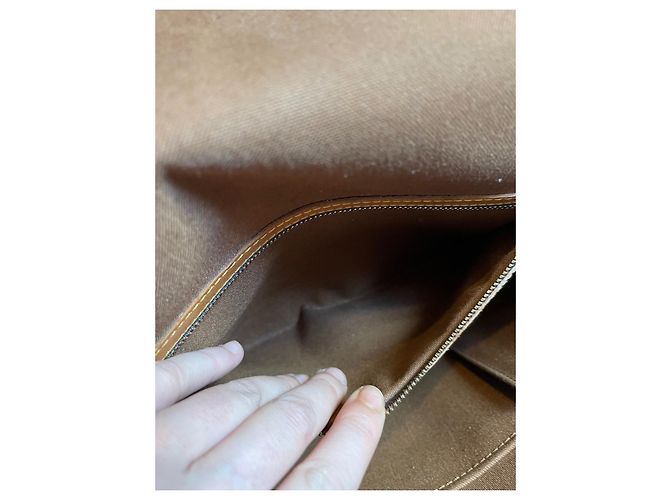 Borsa da viaggio Louis Vuitton Messenger Abbesses Marrone Pelle - vista 14