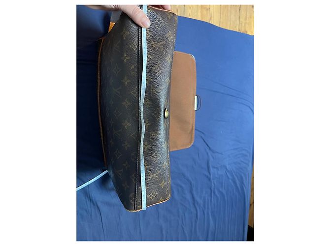 Borsa da viaggio Louis Vuitton Messenger Abbesses Marrone Pelle - vista 19