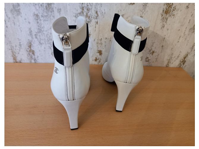 Chanel Stiefeletten Schwarz Weiß - Ansicht 3