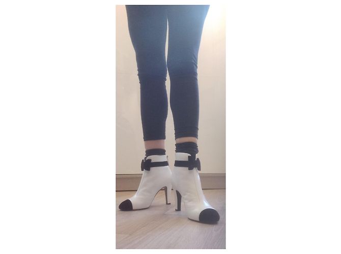 Chanel Stiefeletten Schwarz Weiß - Ansicht 5