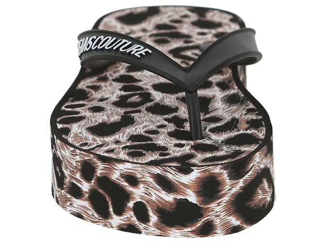 Sandali flatform con stampa leopardata di Versace Jeans Couture - vista 4