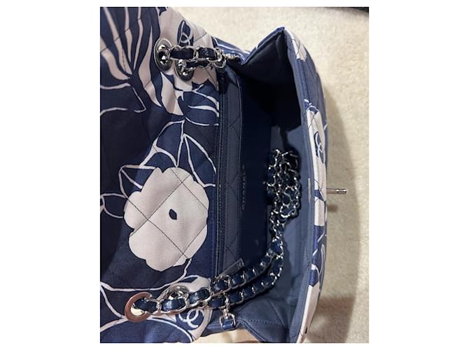 Borsa Chanel con patta in seta blu - vista 2