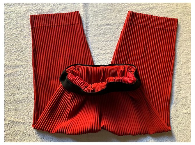 Issey Miyake Pantalone rosso con pieghe - vista 2