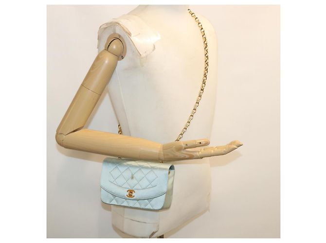CHANEL Borsa a tracolla Diana Matelasse Satin Light Blue CC Auth 33325alla Blu chiaro - vista 27