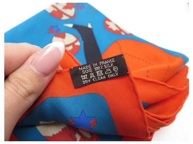 Hermès NOVE HERMES SCIARPA UN WEEK END ALLO SPAZIO DEL CARRE 70 SCIARPA IN SETA BLU CM - vista 7