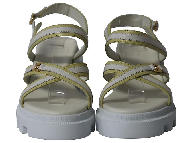 Gucci Interlocking GG Sandaletten mit Blockabsatz aus weißem Leder - Ansicht 3