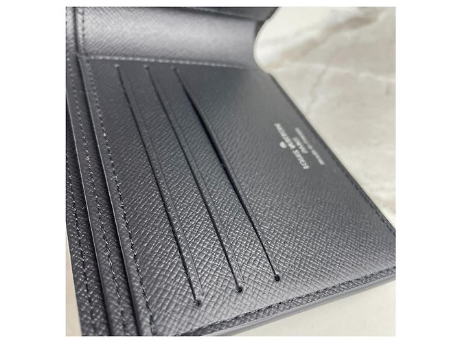 Louis Vuitton Portefeuille Multiple Dark grey - view 10