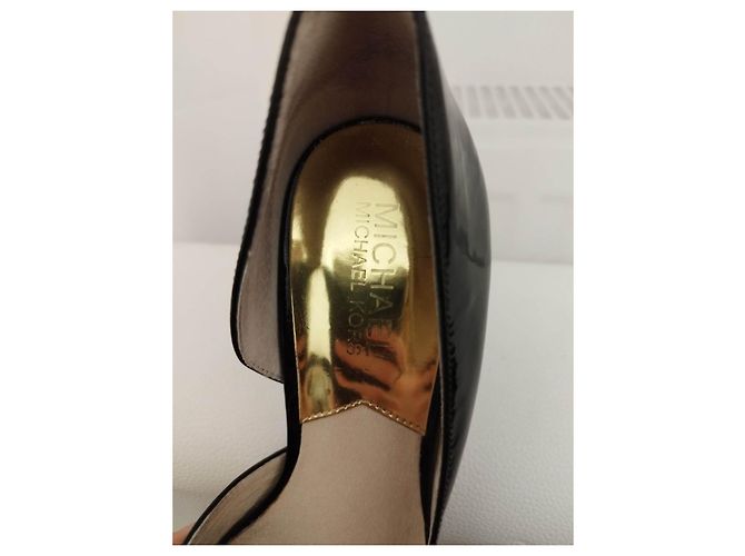 Décolleté Michael Kors in vernice nera Nero - vista 2