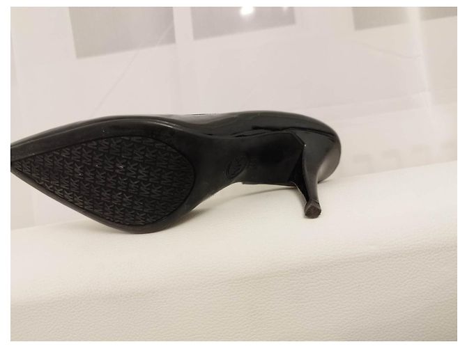 Décolleté Michael Kors in vernice nera Nero - vista 3