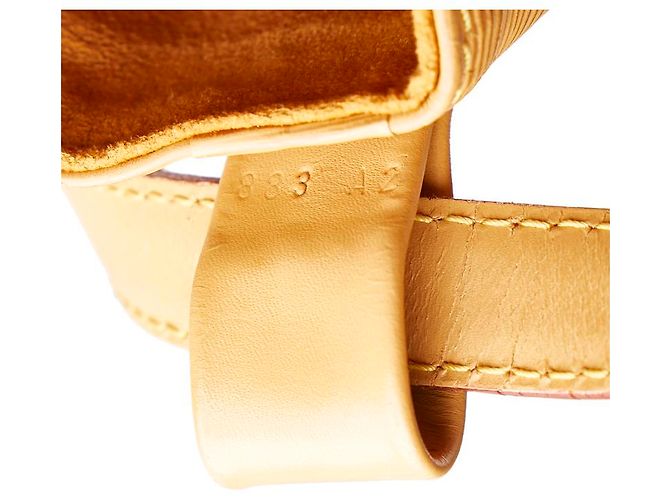 Louis Vuitton Épi Randonnée GM Beige - vue 10