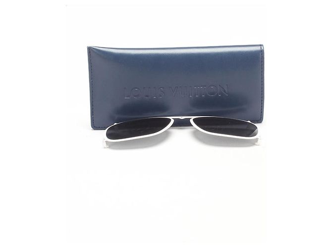 Louis Vuitton Occhiali da sole a clip con monogramma ZO1003 Bianco - vista 5