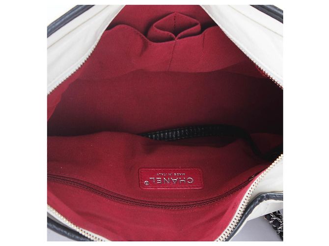 Chanel Medium Gabrielle Schultertasche aus Leder Weiß - Ansicht 10