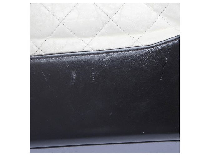 Chanel Medium Gabrielle Schultertasche aus Leder Weiß - Ansicht 12