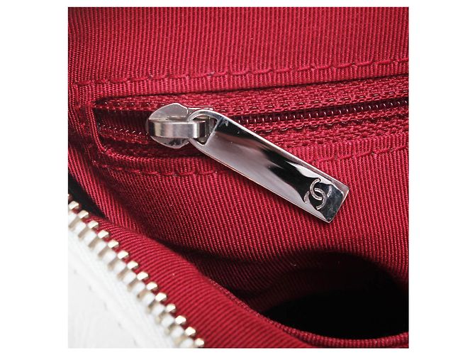 Chanel Medium Gabrielle Schultertasche aus Leder Weiß - Ansicht 8