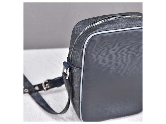 Louis Vuitton Épi Monogramme Danube PM Bleu - vue 3