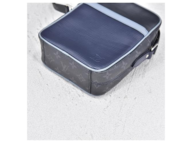 Louis Vuitton Épi Monogramme Danube PM Bleu - vue 4