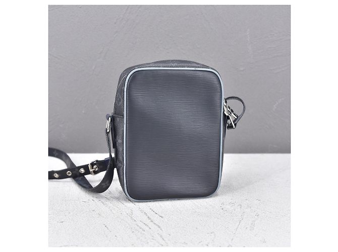 Louis Vuitton Épi Monogramme Danube PM Bleu - vue 5